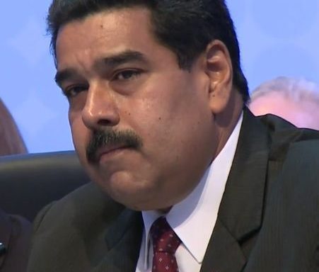 Maduro hæver prisen på benzin