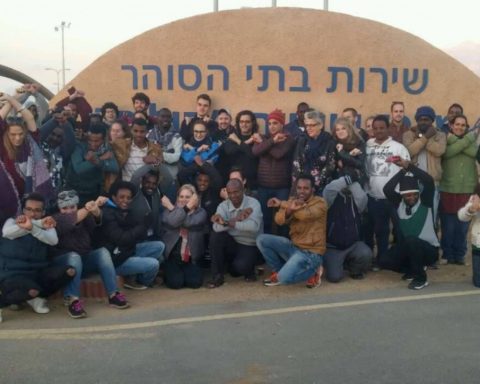 Israels glemte afrikanske flygtninge er tvunget i detention i ørkenen