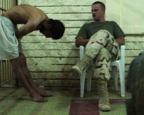 Er Danmark medskyldig i tortur af Irak-fanger?
