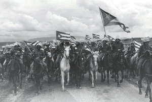 Det sejrende kavaleri – Raúl Corrales Fornos berømte foto af de sejrende styrker i 1959.