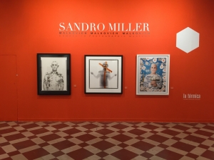Sandro Millers portrætserie af John Malkovich i kulturcentret La Térmica.