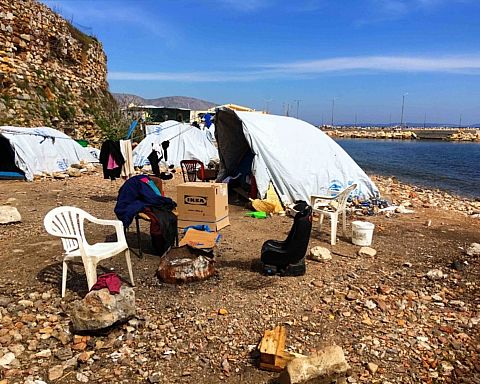 EU’s lejre på de græske øer: Rotter, slagsmål og kulde