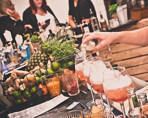 Fem iskolde gin-cocktails til din sommer