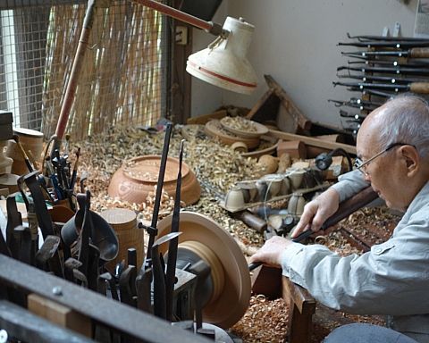 Japans traditionelle kunsthåndværk overlever på sej viljestyrke