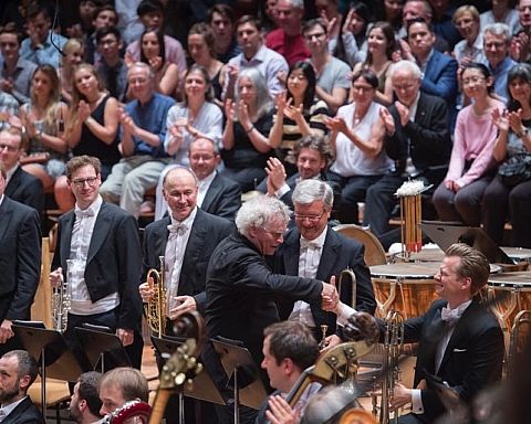 Fra Berlin til London: Chefdirigent Simon Rattles fornemmelse for klassisk musik til folket