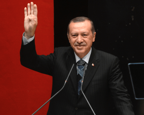 Spændende læsning om Tyrkiets magtkampe og stærke mand