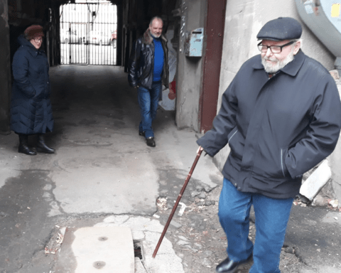 Bag Jerntæppet: Ivan er totalt afhængig af sine børn som 68-årig