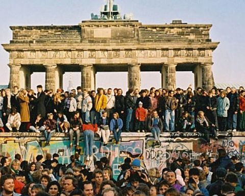 Muren ved Brandenburger Tor i Berlin