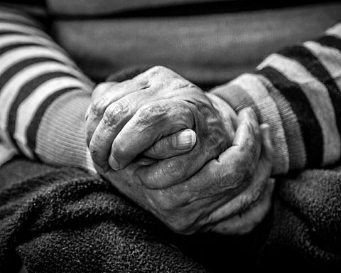 TEMA: Gentagne perioder i fattigdom fremskynder alderdom, viser ny forskning