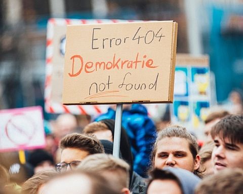 Politik og moral: En kritik af Malte Frøslee Ibsens analyse af vort aktuelle demokratiske legitimitetsproblem