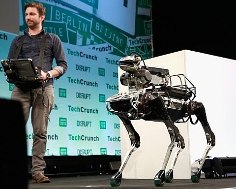 Robothund sælges – men ikke til hvem som helst