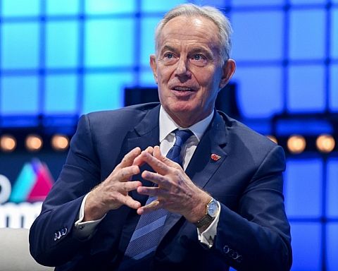 Tony Blair: Politikerne er håbløst bagefter den teknologiske udvikling