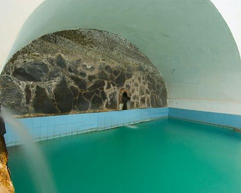 Tag med til Ischias og Napoli-regionens varme bade, spasteder og helbredende kilder