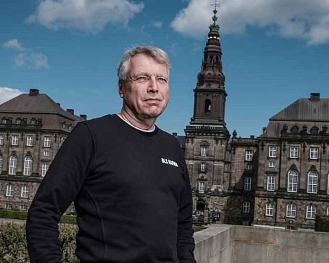 Uffe Elbæk: Vi kan lukke ned – har vi modet til at lukke op til et frit, grønt postkapitalistisk Danmark?