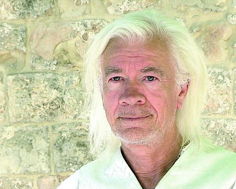 Lars Muhl fylder 70 – fra crooner til forfatter