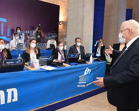 Præsident Rivlin kan blive mægler i Netanyahus komplicerede regeringskabale
