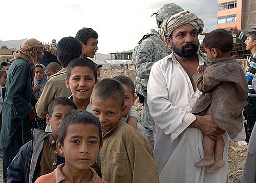 afghanere civil hjælp