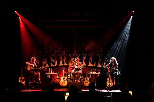 Laura Oakes, Trick Savage og Tamra Rosanes under sidste års turne. Foto: Nashville Nights