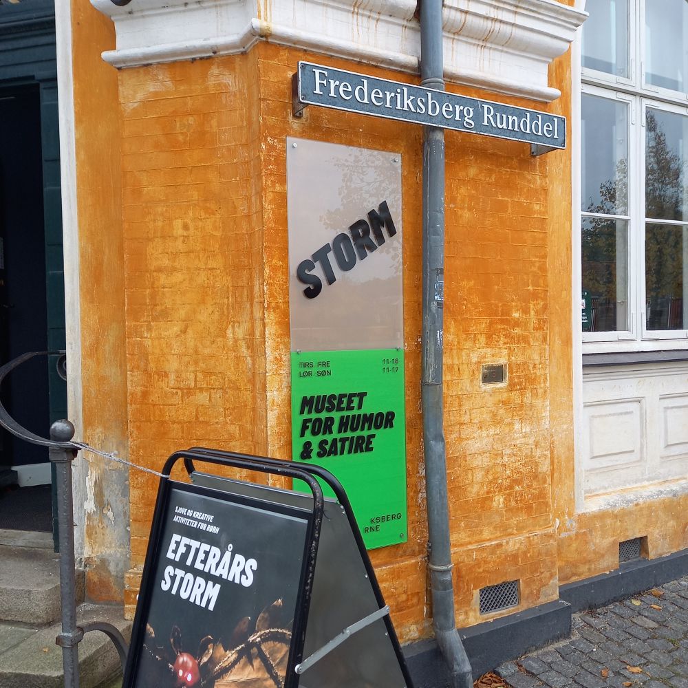 storm museum frederiksberg satire humor