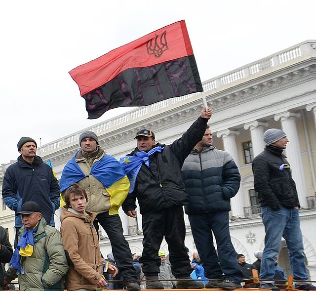 sort-røde flag ukraine nynazisme nynazist jeppe kofod