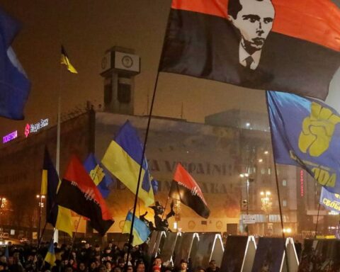 jeppe kofod sort-røde flag ukraine nynazisme nynazist