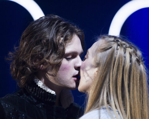 Romeo og Julie på Aarhus Teater: Når kys ophæver tid