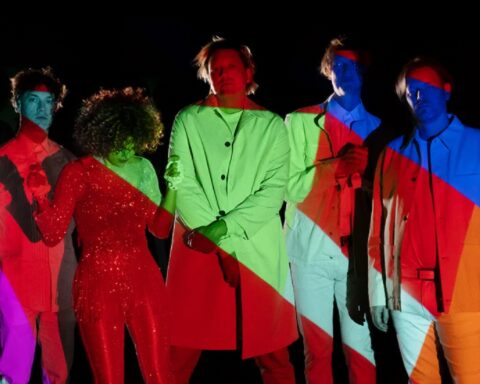 Efter års abstinenser: Et ujævnt album fra Arcade Fire