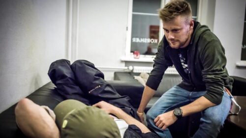 Kirkens Korshær: Knæk fattigdomskurven, før samfundet knækker