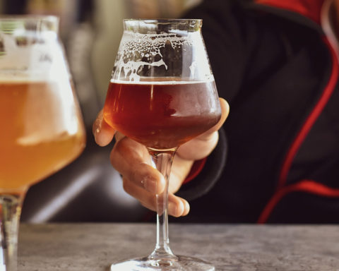 Er det sundt at drikke 1-2 øl om dagen? Og er anbefalingen om 10 genstande om ugen uden evidens?