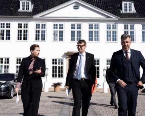 Korsholm og Larsen: Regeringen ligger i aflåst Natostilling – hvordan kommer SVM videre med eller uden Mette Frederiksen?