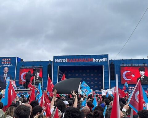 Kampen om Tyrkiets præsidentpost er fløjtet af til kort pause