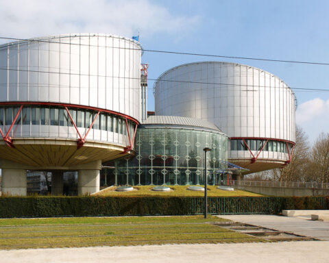 Bosnien-Hercegovina: Menneskerettighedsdomstol dømmer demokratiet ude