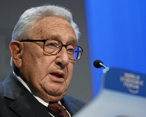 Henry Kissinger (100) er død – intellektuel mester i kamp for afspænding og verdensfred eller kontroversiel krigsforbryder?
