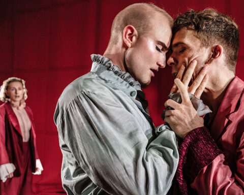 På Det Kongelige Teater spræller Don Juan rundt i egen pueril frihed – men kan man overhovedet leve kunstnerisk uden benspænd?
