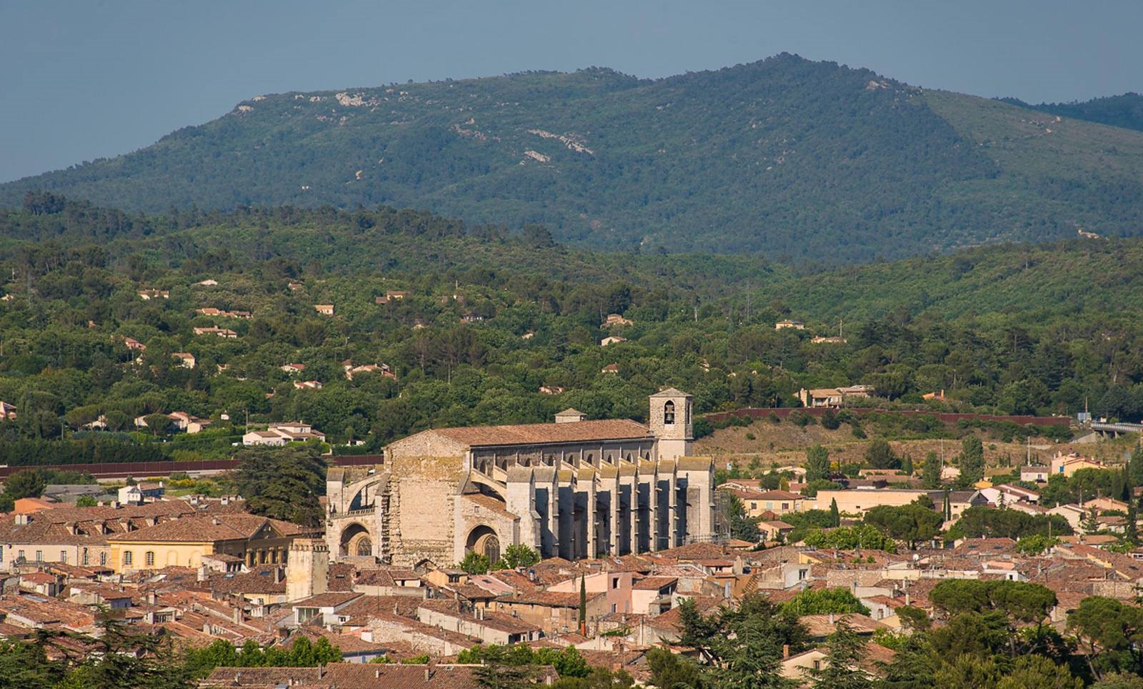 Maria-Magdalenes basilika i Provence er gigantisk og kan ses på lang afstand