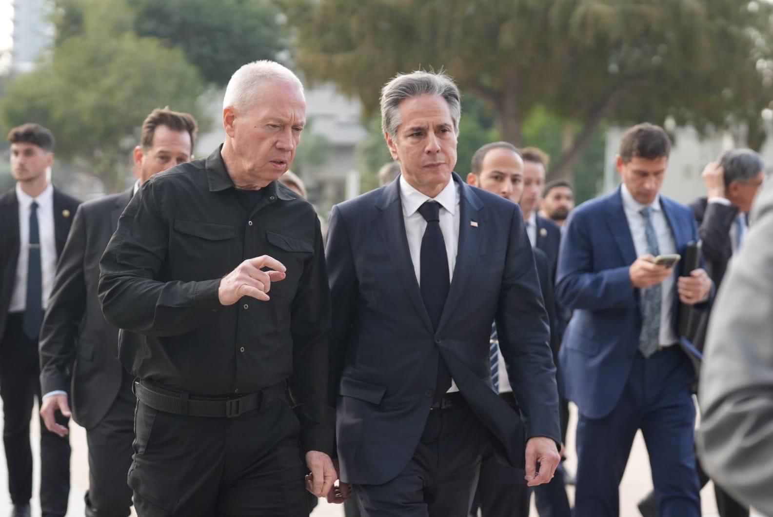 Den amerikanske udenrigsminister Antony Blinken mødte Israels forsvarsminister Yoav Gallant i endnu et forsøg på at nå til en løsning på krigen i Gaza