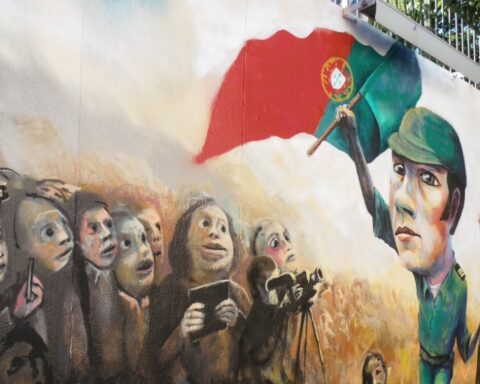 Viva Portugal – Viva a Revoluçao