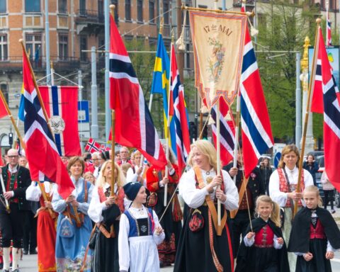 Optakt til Norges nationaldag: Det er en meningsløs påstand, at borgerlige er nynazister