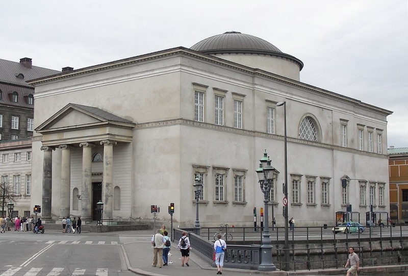 Foto af Christiansborgs Slotskirke set fra Amagertorv.