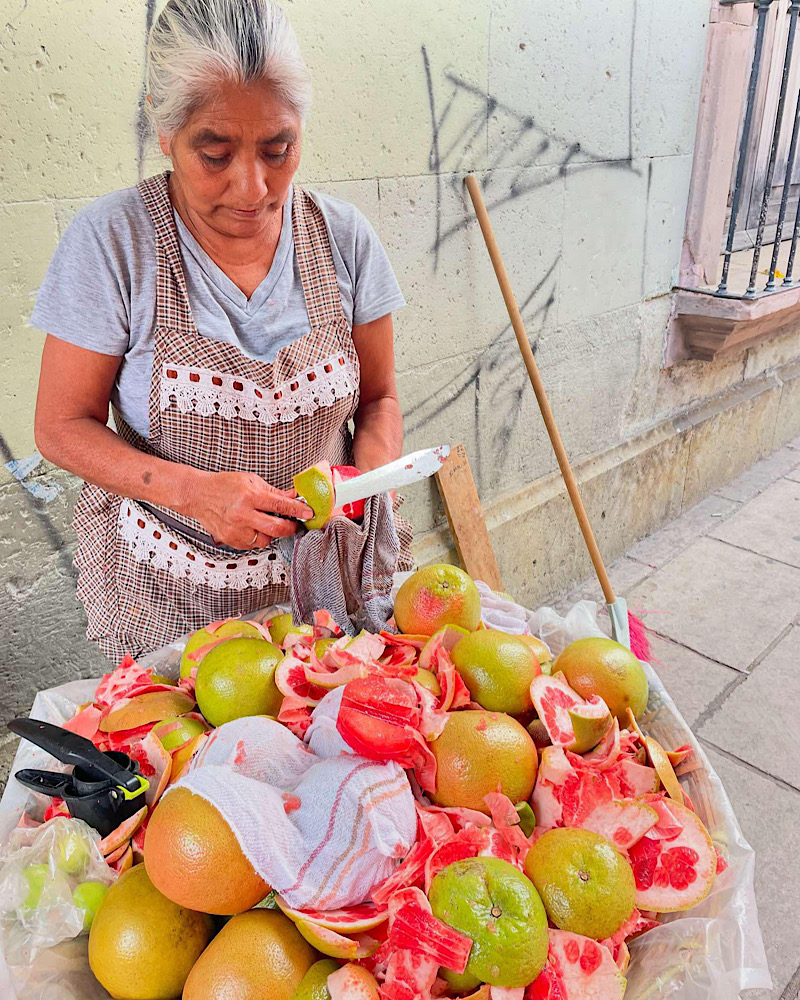 Frisk frugt på et mexicansk marked
