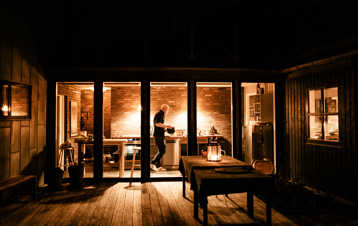 Husets kylling under opsejling i Camillos Køkken
