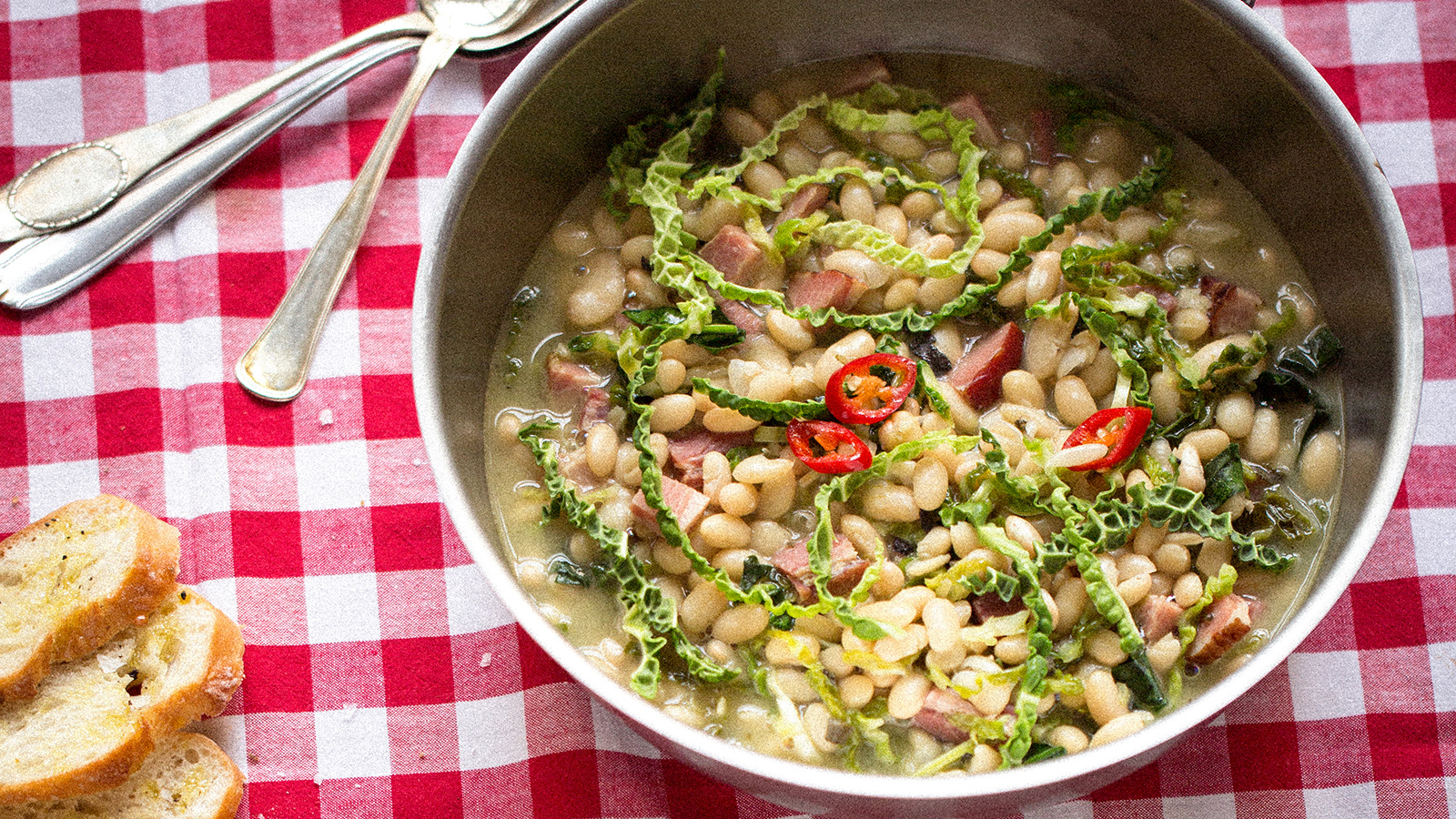 Simrende gryder passer perfekt til arbejdsweekend med vennerne