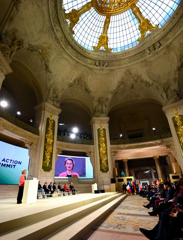 Fra AI topmødet i Paris i februar: Von der Leyen holder tale.