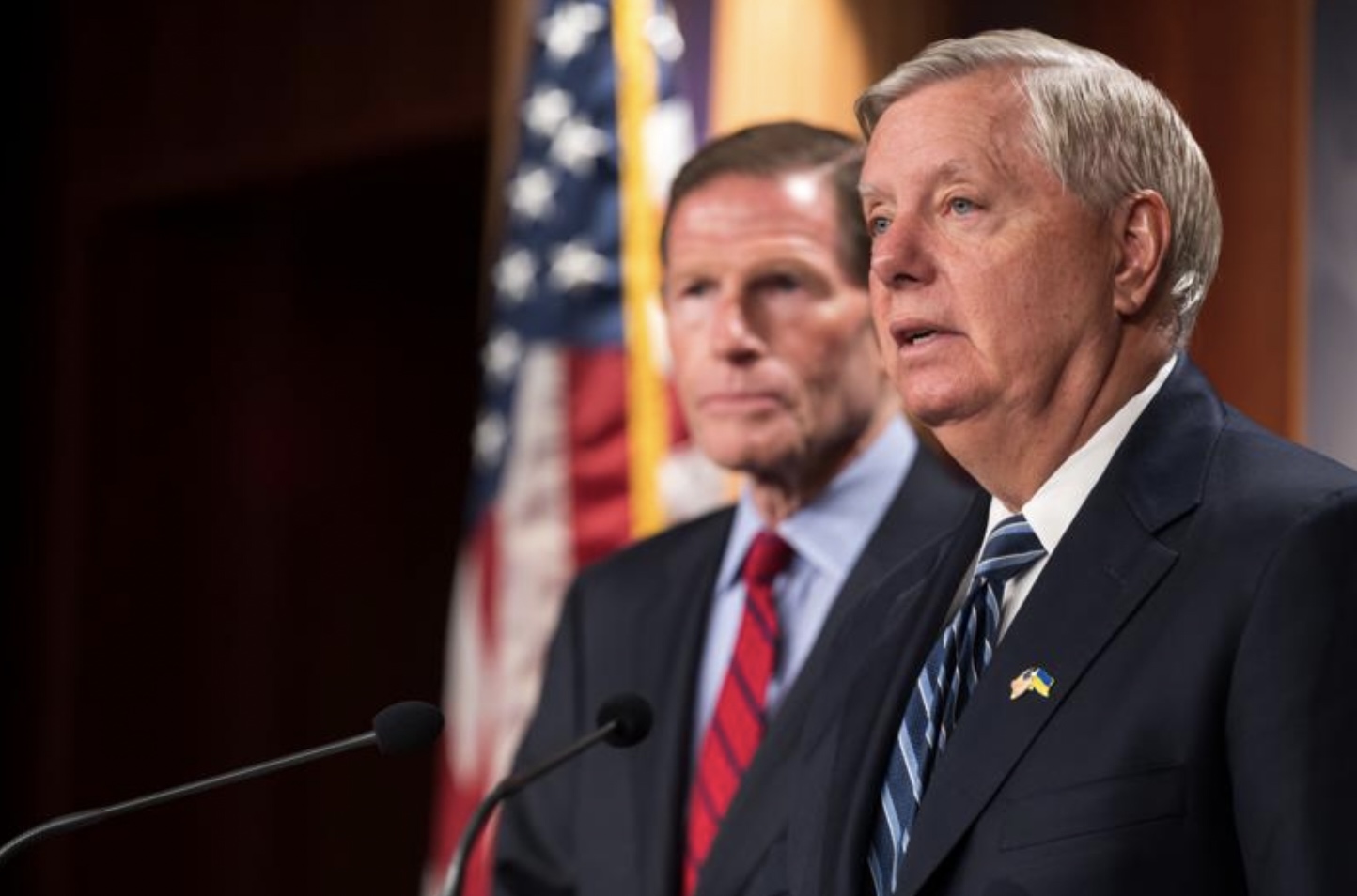 to senatorer - Blumenthal og Graham har fået nok af Putin, Og også af Trump.