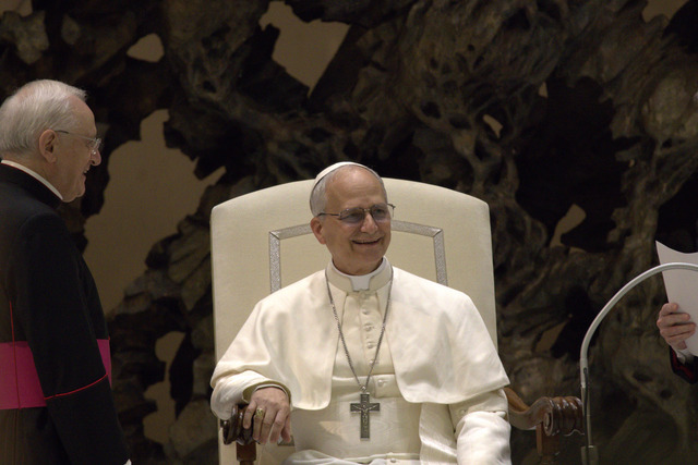 Pave Leo er født i Chicago men har brugt mange år som pastor i Peru