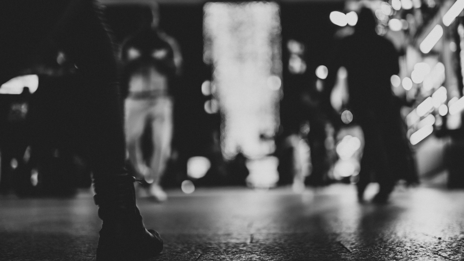 Sort-hvid fotoillustration af en stalking situation.