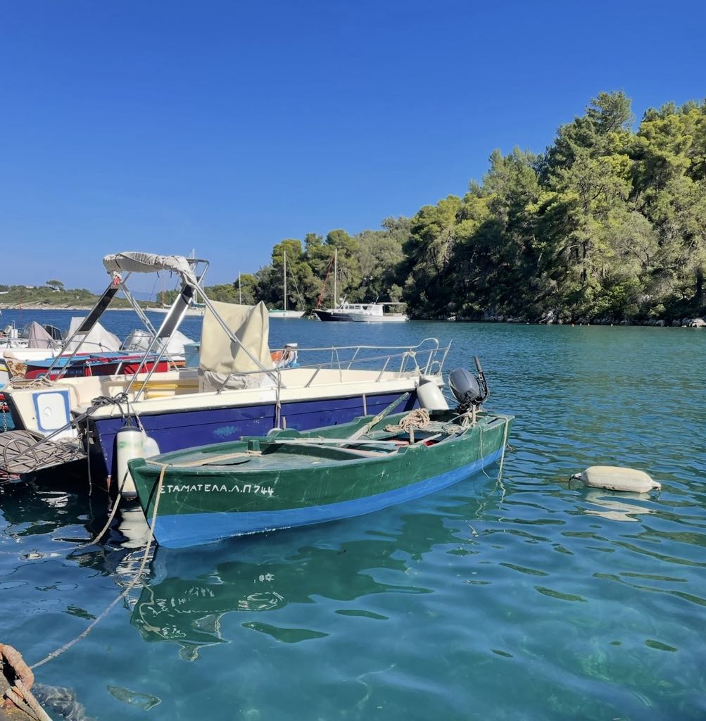 Græske både i vandet