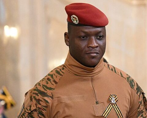 Burkina Fasos unge militærleder spejler dyb frustration i Sahel