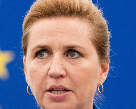 Har unge danskere pligt til at ofre sig for Danmark, Mette Frederiksen?