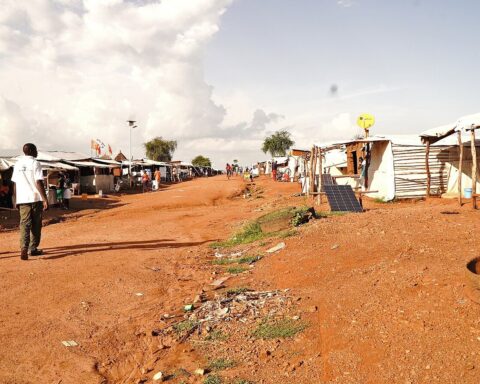 Ugandas næsten to millioner flygtninge bor ikke i lejre